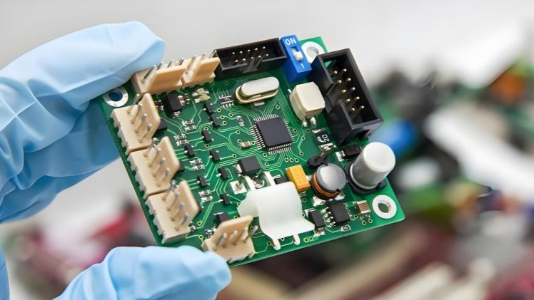 DIP Insertion Process: A Vital Through-Hole Technology in PCBA Manufacturing